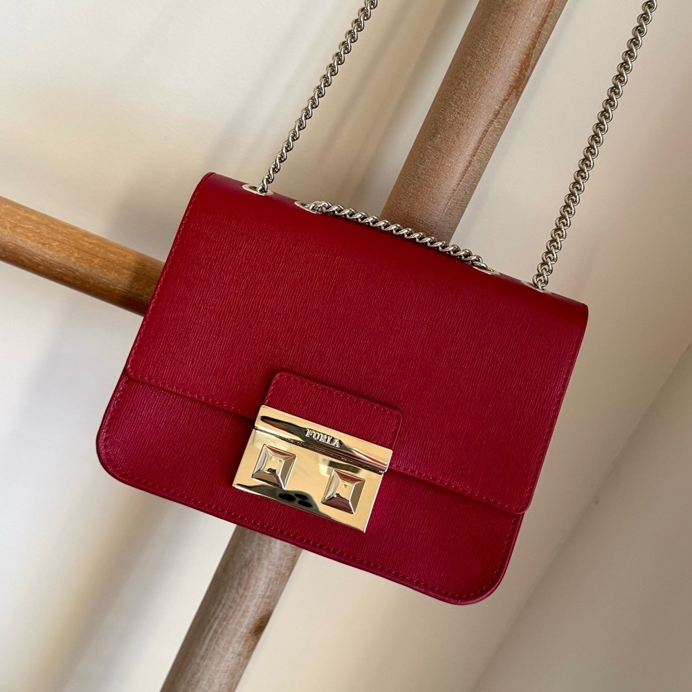 NWT Furla Bella Mini Crossbody Bag in Red Made of Saffiano Genuine Leather